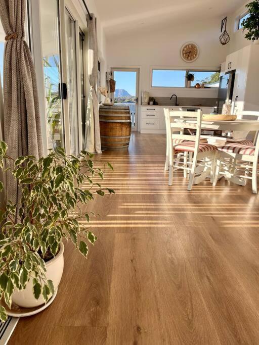 Вилла Viola - Seaside Retreat Коулс-Бей Экстерьер фото